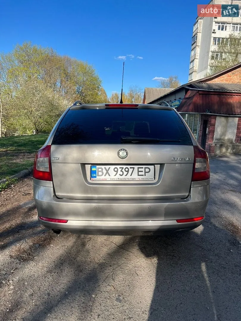 2010 Skoda Octavia - мініатюра 10