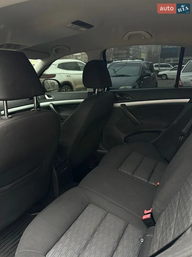 2010 Skoda Octavia - мініатюра 7