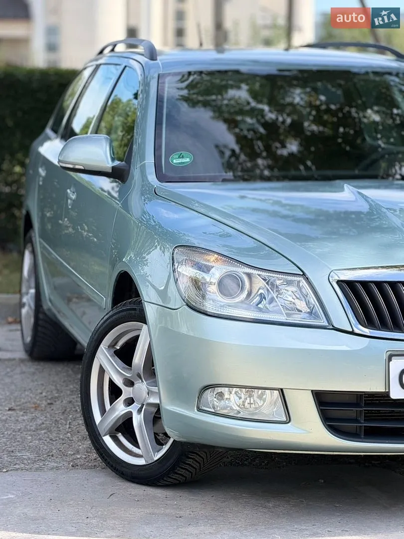 2010 Skoda Octavia - мініатюра 11