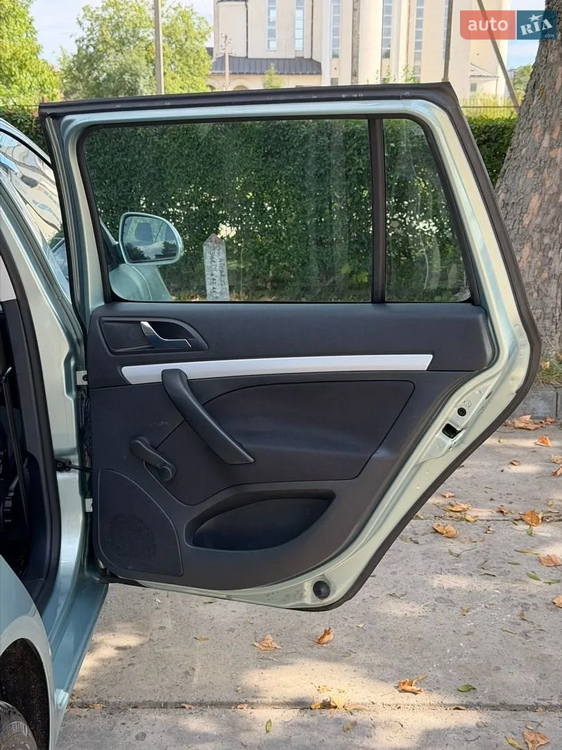 2010 Skoda Octavia - мініатюра 34