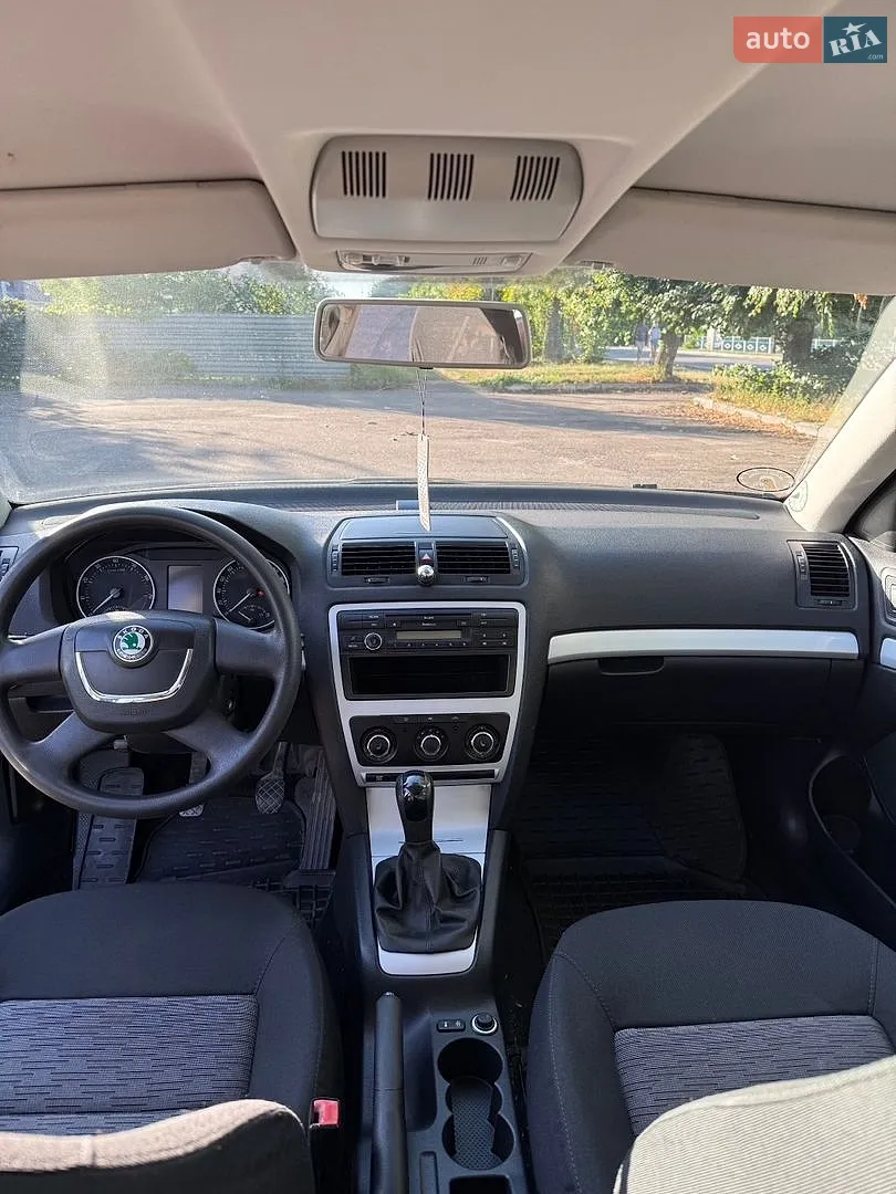 2010 Skoda Octavia - мініатюра 15