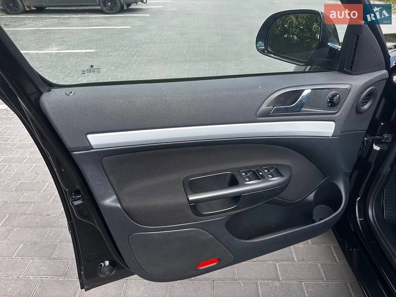 2010 Skoda Octavia - мініатюра 27