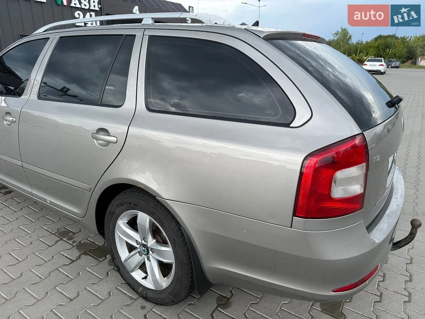 2010 Skoda Octavia - мініатюра 2