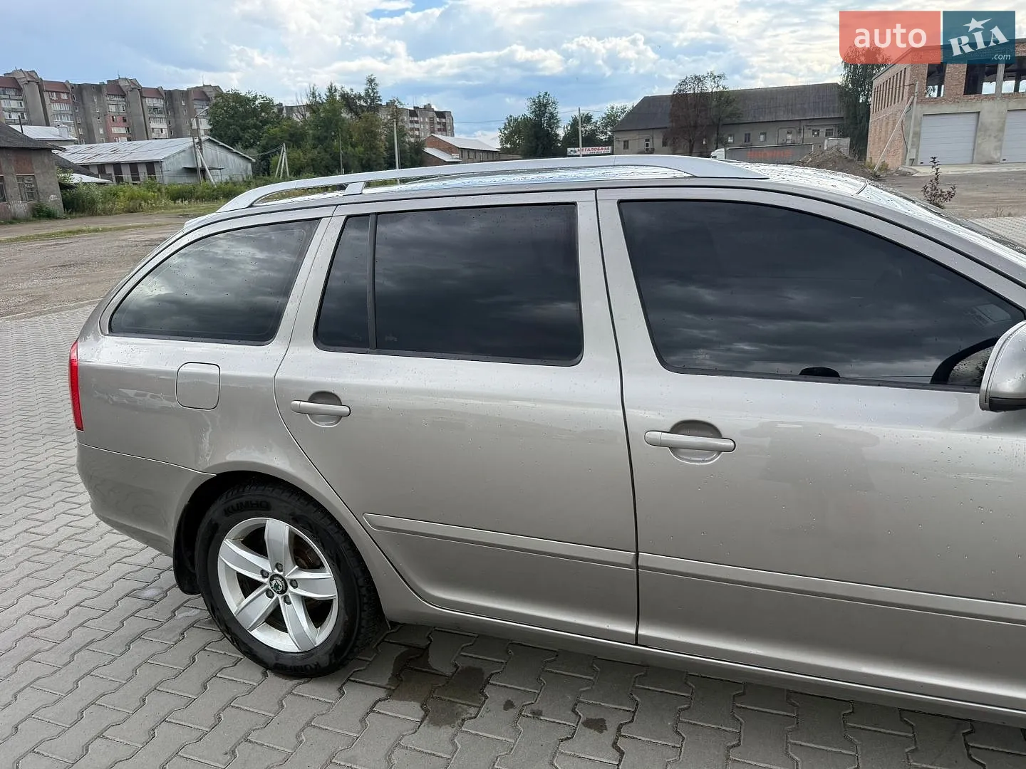2010 Skoda Octavia - мініатюра 4