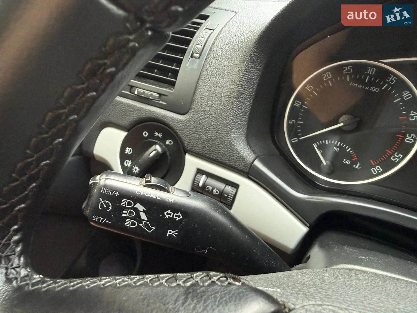2010 Skoda Octavia - мініатюра 14