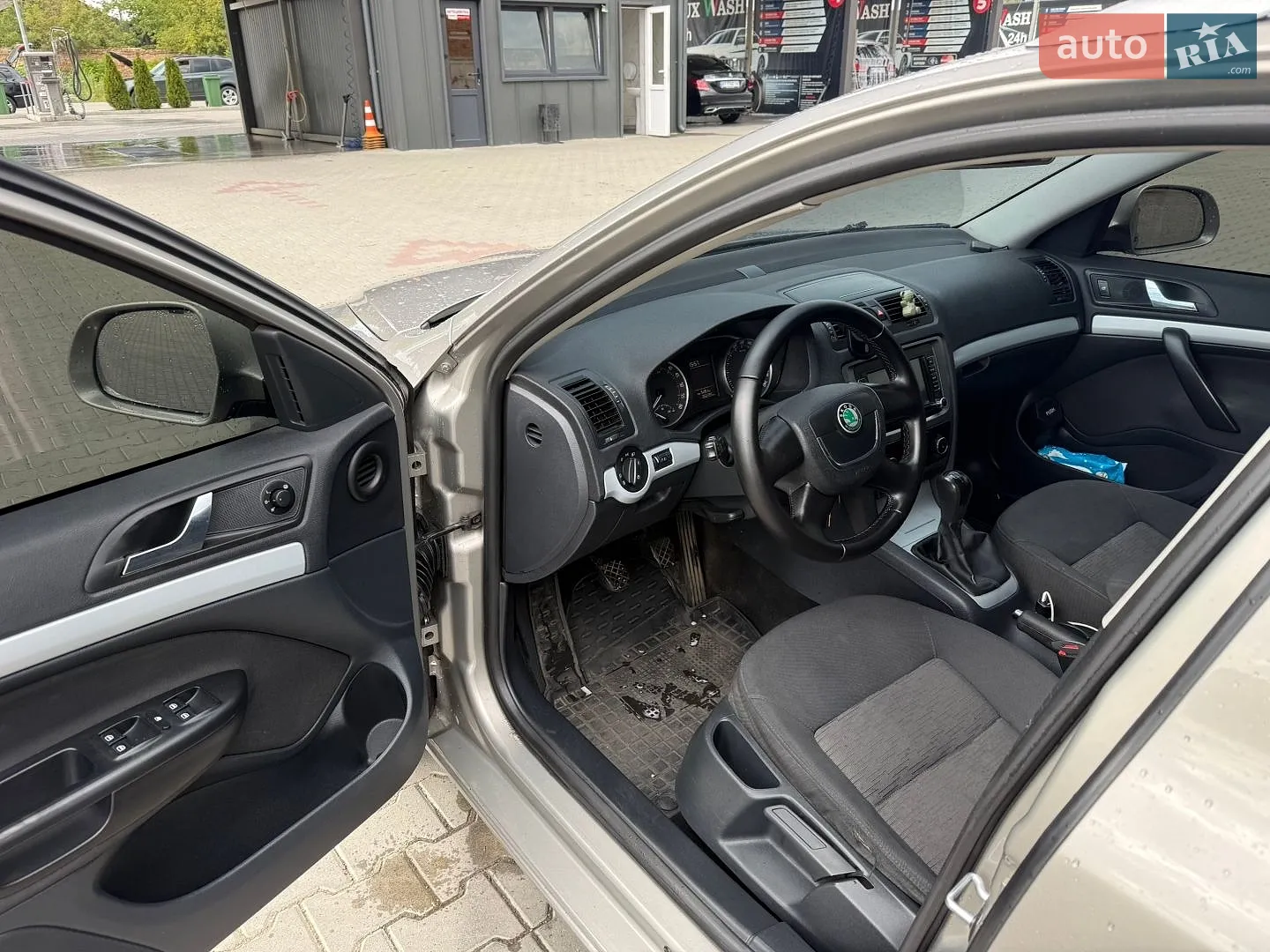 2010 Skoda Octavia - мініатюра 18