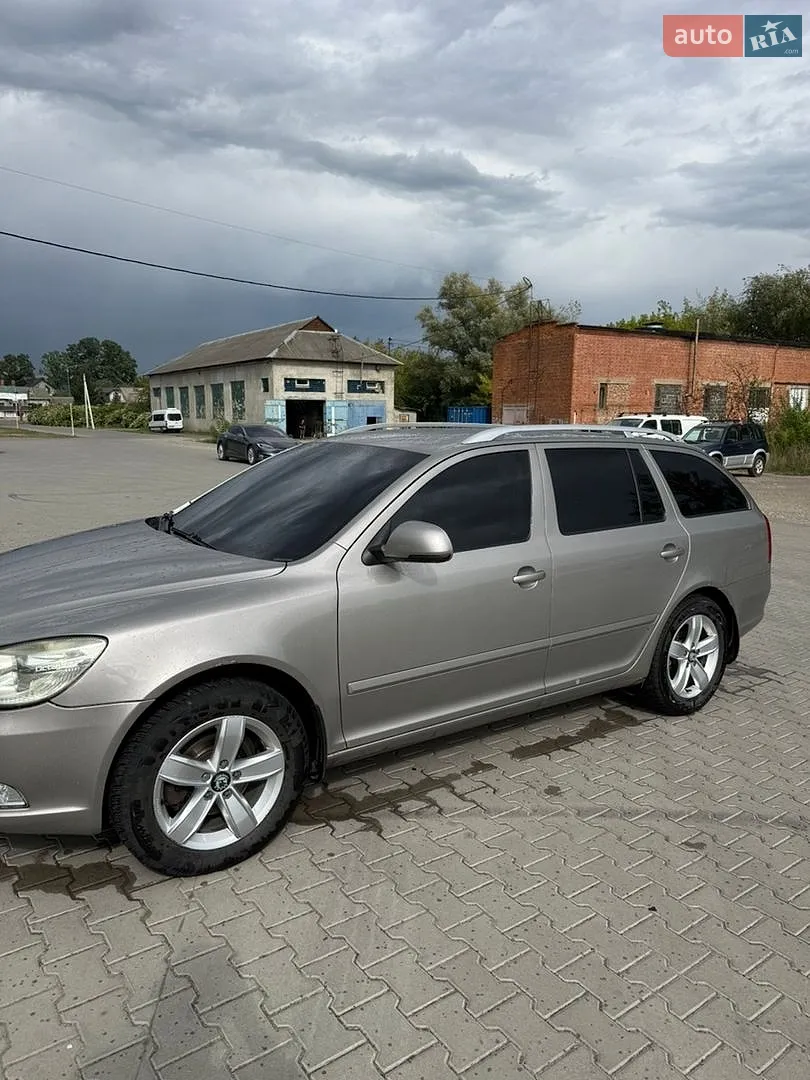 2010 Skoda Octavia - мініатюра 28
