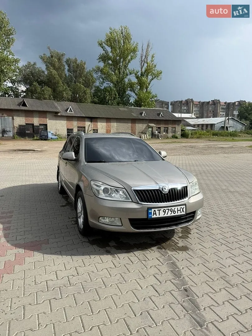 2010 Skoda Octavia - фото 1