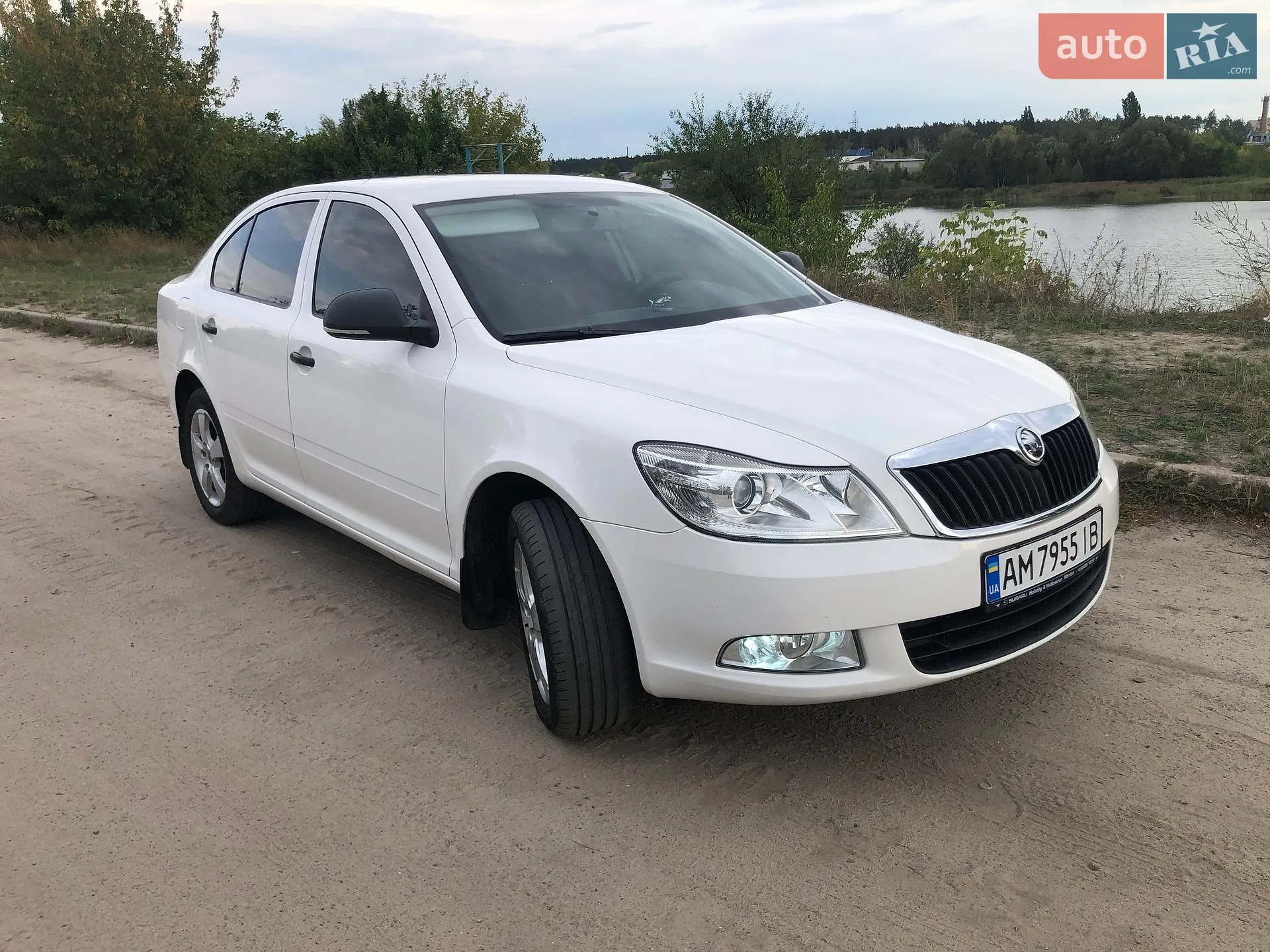 2010 Skoda Octavia - мініатюра 2