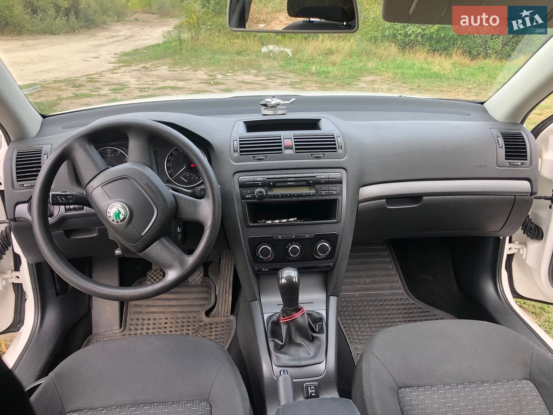 2010 Skoda Octavia - мініатюра 19