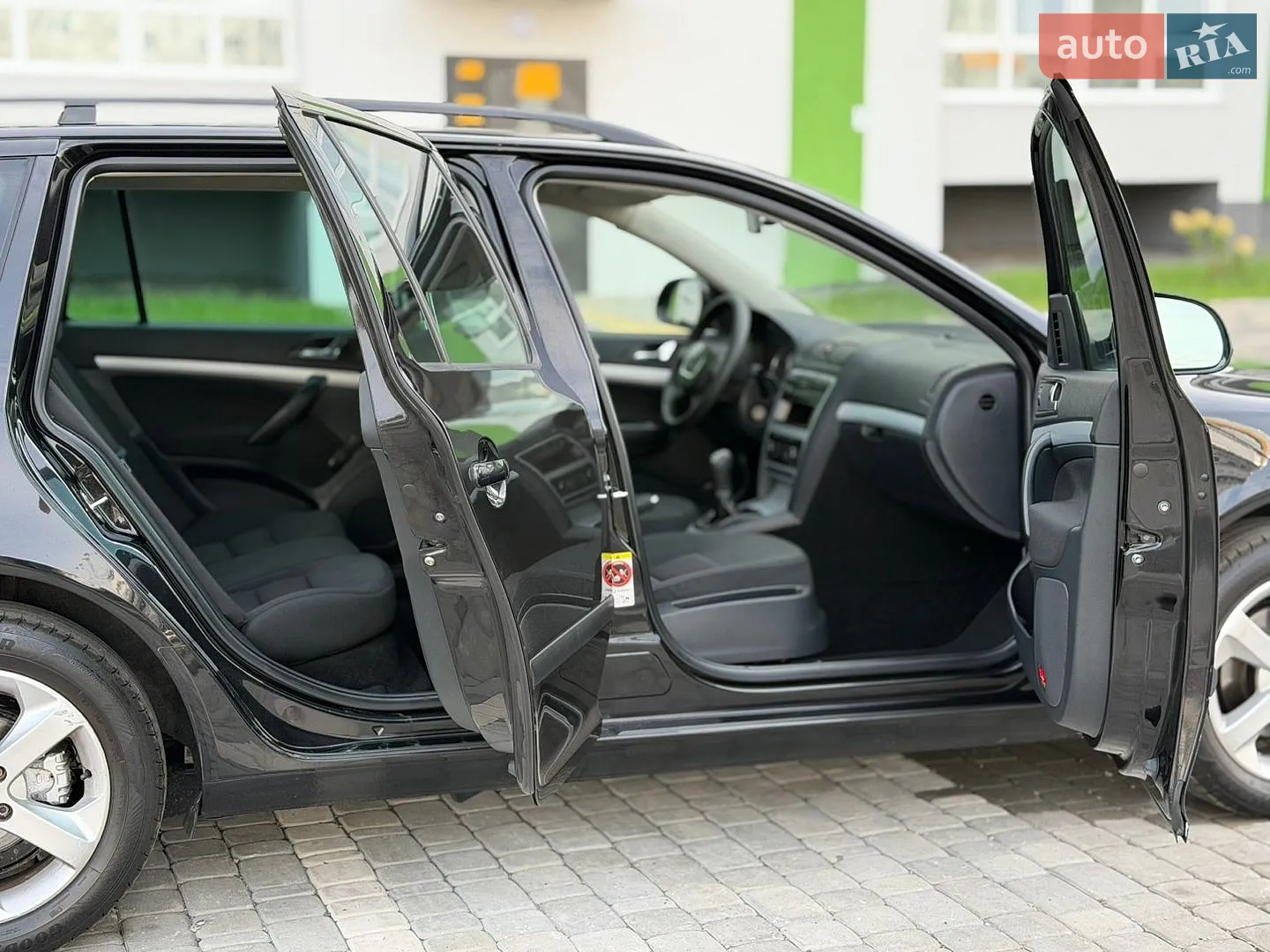 2011 Skoda Octavia - мініатюра 48