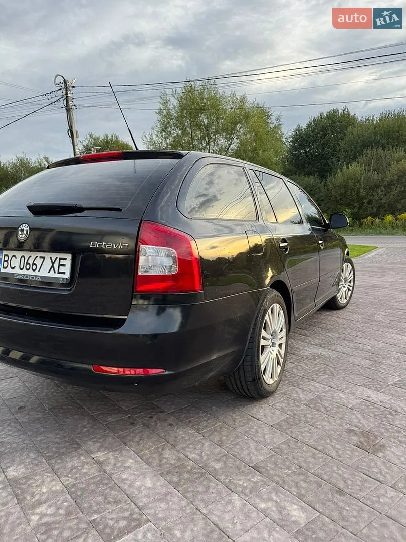 2010 Skoda Octavia - мініатюра 13
