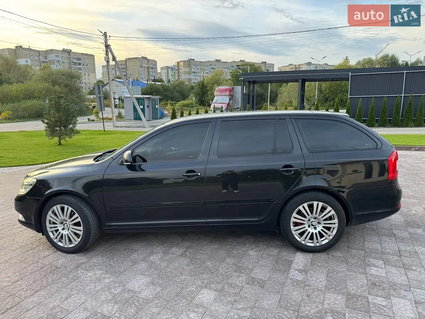 2010 Skoda Octavia - мініатюра 10