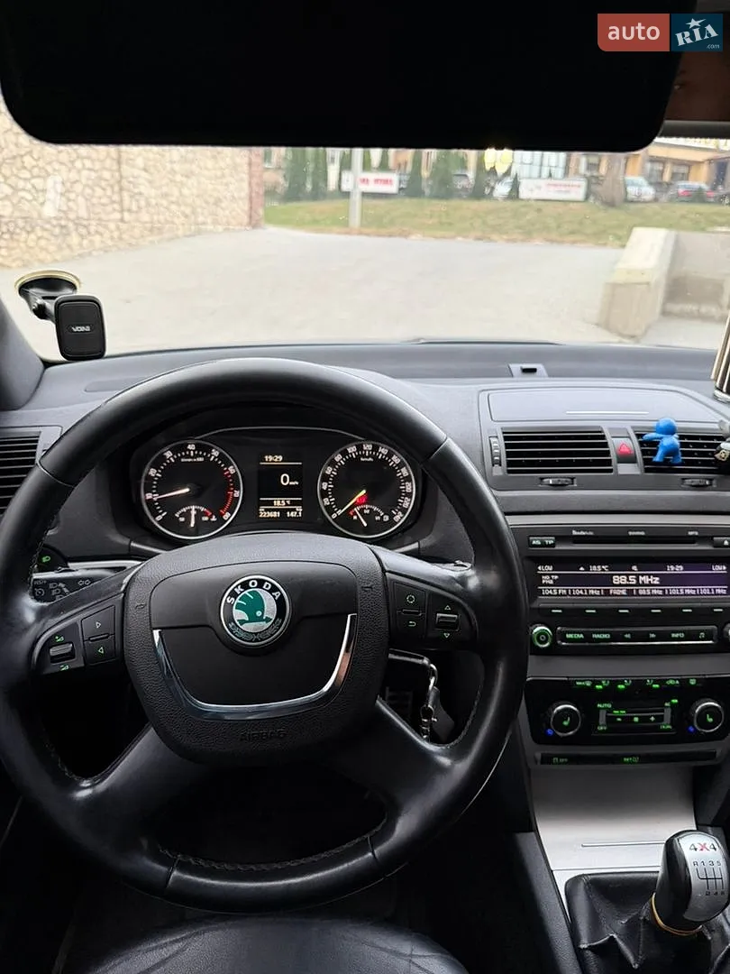 2010 Skoda Octavia - мініатюра 16