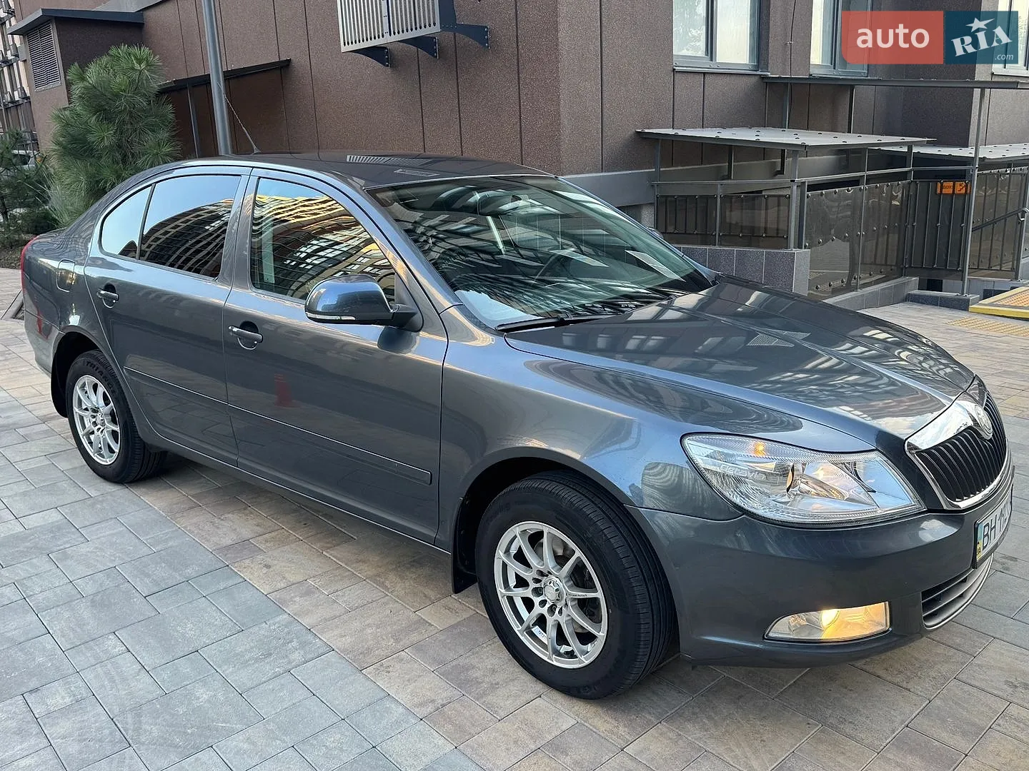 2010 Skoda Octavia - мініатюра 4