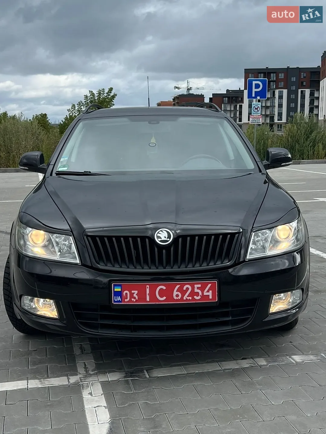 2010 Skoda Octavia - мініатюра 2