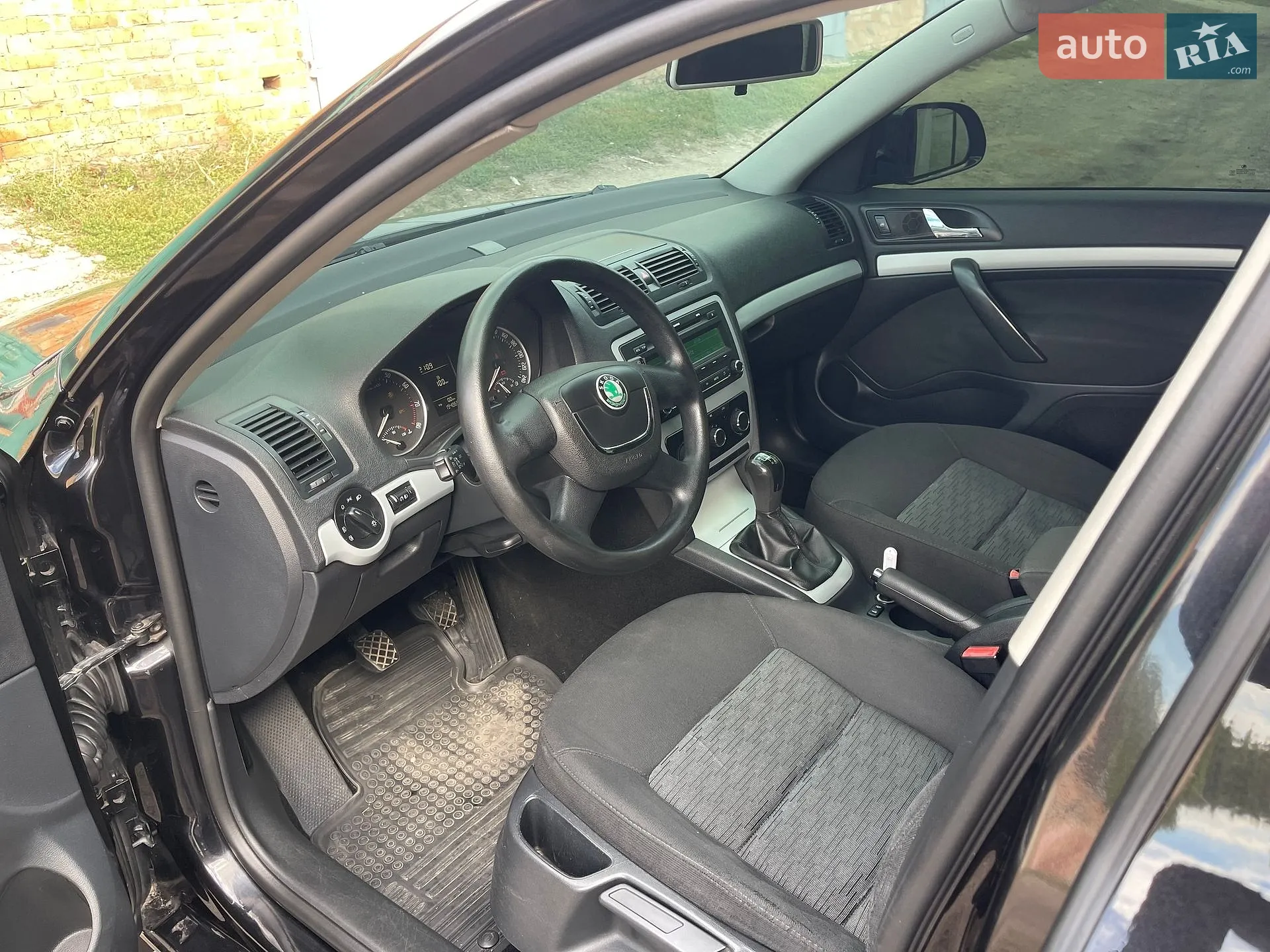 2010 Skoda Octavia - мініатюра 22