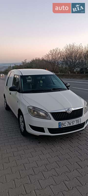 Грузовой фургон Skoda Praktik 2011 в Черновцах