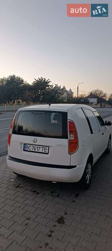 Грузовой фургон Skoda Praktik 2011 в Черновцах