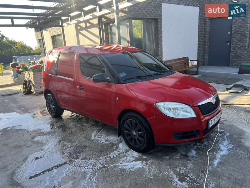 Вантажний фургон Skoda Praktik 2008 в Фурсах