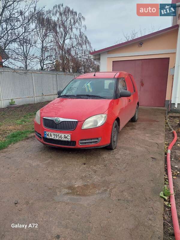 Вантажний фургон Skoda Praktik 2008 в Києві