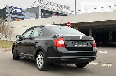 Седан Skoda Rapid 2018 в Киеве