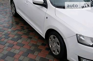 Седан Skoda Rapid 2013 в 