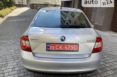 Хэтчбек Skoda Rapid 2014 в Киеве