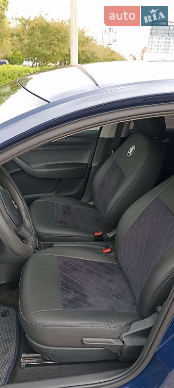 Хэтчбек Skoda Rapid 2017 в Житомире