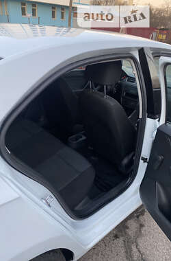 Лифтбек Skoda Rapid 2013 в 