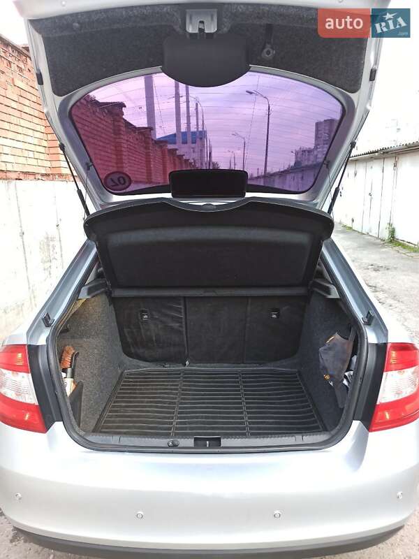 Лифтбек Skoda Rapid 2013 в Киеве