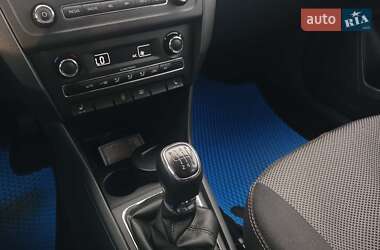 Лифтбек Skoda Rapid 2013 в 
