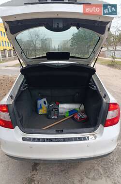 Лифтбек Skoda Rapid 2013 в 