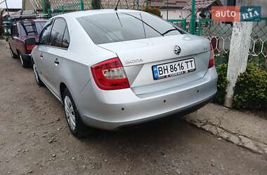 Хэтчбек Skoda Rapid 2013 в 