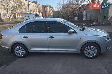 Хэтчбек Skoda Rapid 2013 в 