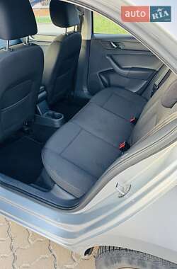 Лифтбек Skoda Rapid 2013 в 