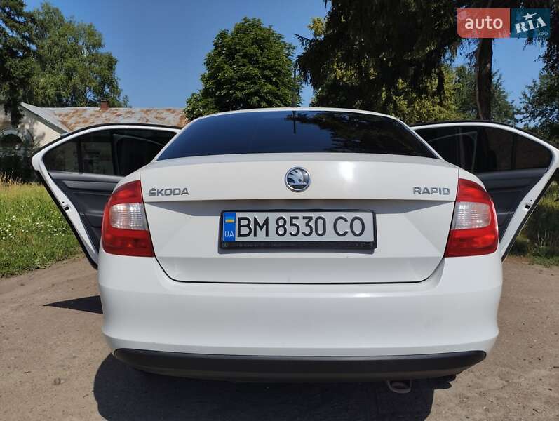 Лифтбек Skoda Rapid 2015 в Ромнах