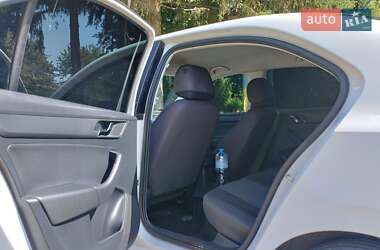Ліфтбек Skoda Rapid 2015 в 