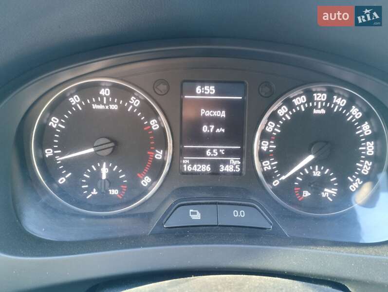 Лифтбек Skoda Rapid 2015 в Ромнах