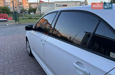 Лифтбек Skoda Rapid 2015 в 