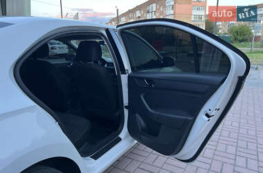 Лифтбек Skoda Rapid 2015 в 
