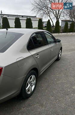 Лифтбек Skoda Rapid 2013 в 