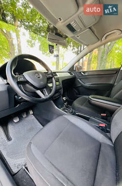 Ліфтбек Skoda Rapid 2013 в 