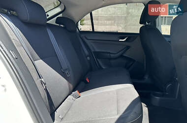 Лифтбек Skoda Rapid 2015 в 