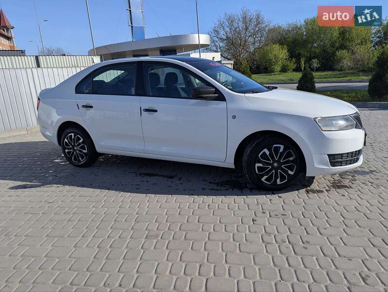 Лифтбек Skoda Rapid 2013 в Староконстантинове