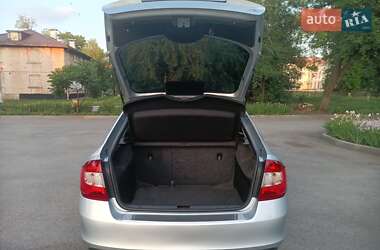 Лифтбек Skoda Rapid 2013 в 