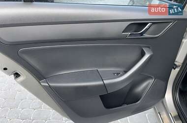 Лифтбек Skoda Rapid 2013 в 