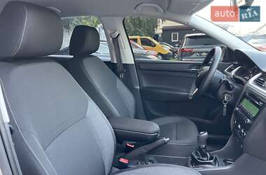 Лифтбек Skoda Rapid 2013 в 