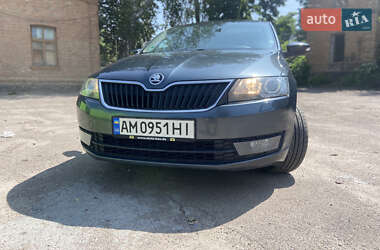 Хэтчбек Skoda Rapid 2015 в 