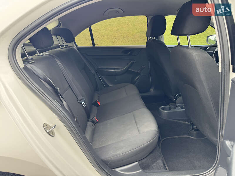 Ліфтбек Skoda Rapid 2013 в Києві